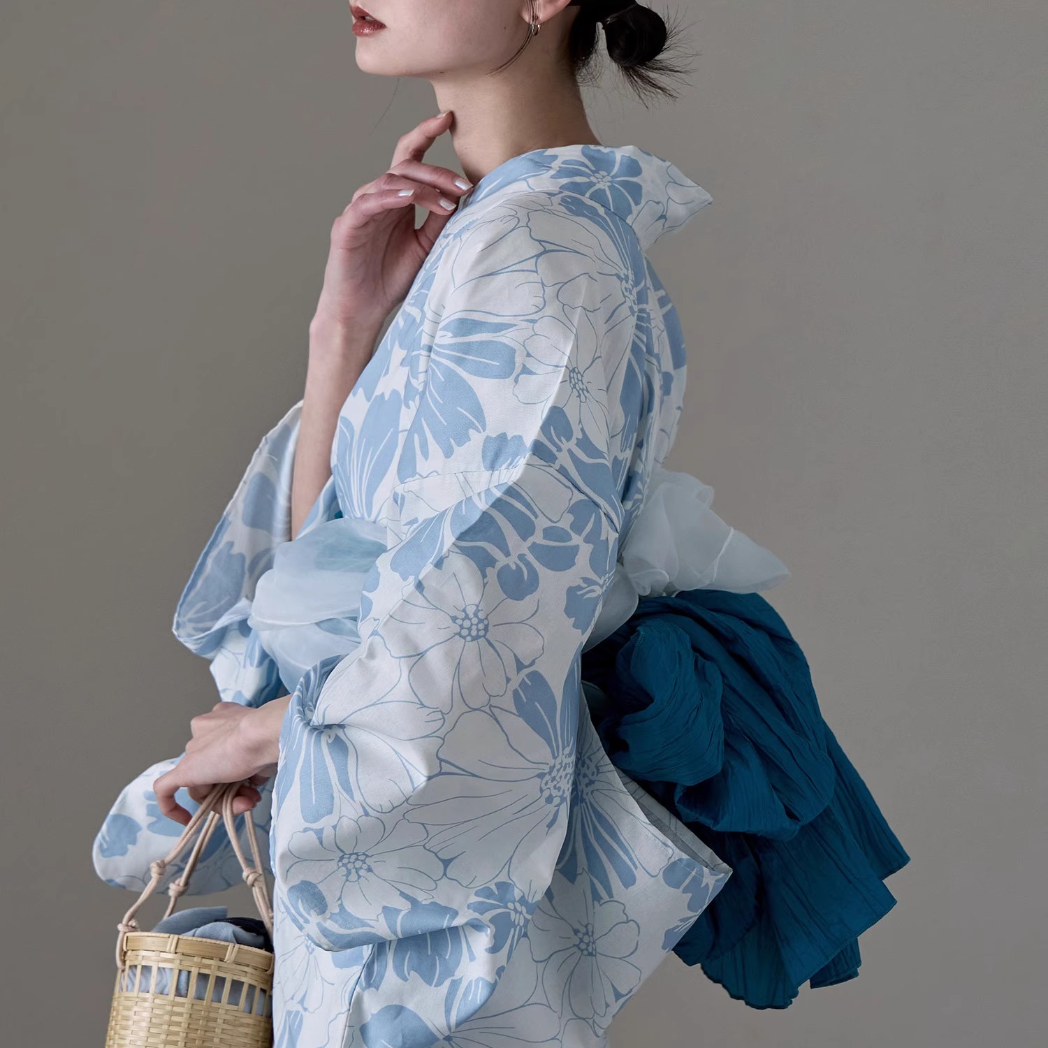 Kimono Yukata Cotton - ชุดยูกาตะกิโมโนแบบดั้งเดิม ผ้าฝ้ายลินิน ชุดเดรสสำหรับเด็กผู้หญิง สีฟ้า เสื้อคลุมอาบน้ำ แฟชั่นผู้หญิงสไตล์ชาติพันธุ์